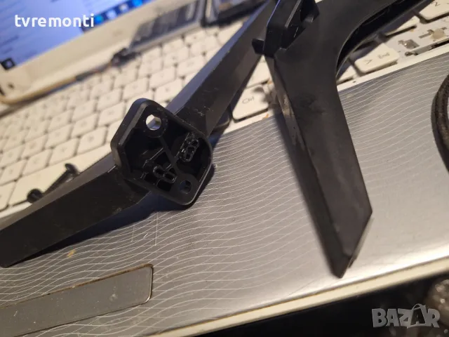 крачета оригинална стойка телевизор HISENSE модел 40A4N, снимка 2 - Стойки, 3D очила, аксесоари - 49498077