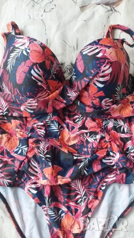 Нови бански костюми , снимка 1