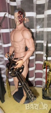 Екшън фигура на Арнолд Terminator800,30 см Battle Demage , снимка 4 - Колекции - 53989547