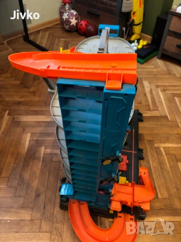 Писта и гараж за детски колички, снимка 4 - Играчки за стая - 53291913