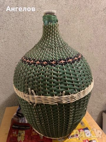 плетена дамаджана 25л