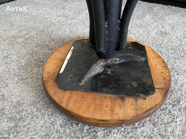 Индустриално Винтидж Столче на Винт, снимка 10 - Антикварни и старинни предмети - 52489131