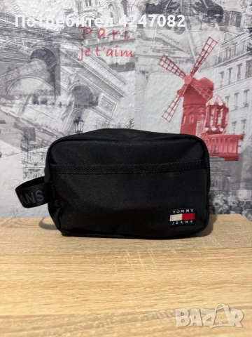 Чанта на TOMMY HILFIGER 
