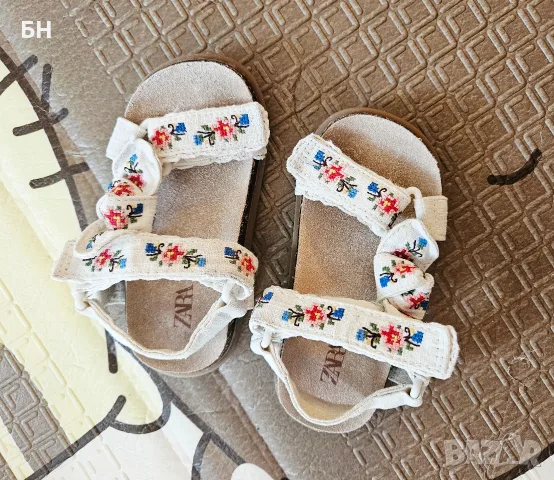 детски сандали на Zara 23 номер , снимка 2 - Детски сандали и чехли - 56201293