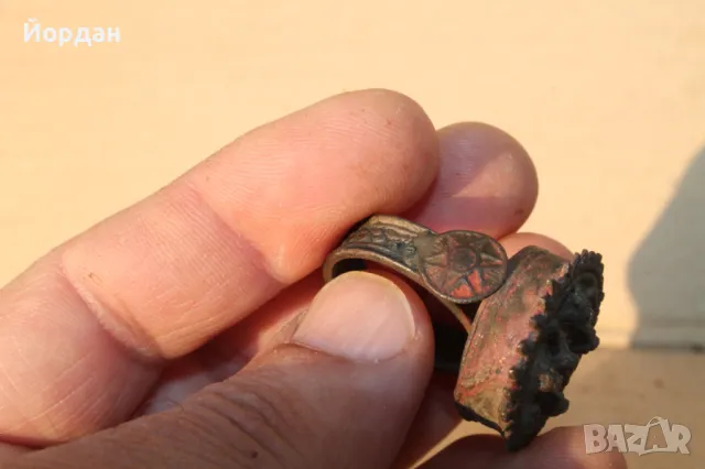 Бронзов възрожденски пръстен, снимка 4 - Антикварни и старинни предмети - 48157531