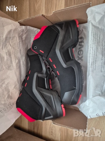 Продавам Uvex защитни обувки в черен цвят. Чисто нови!