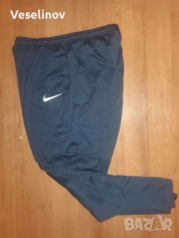 Nike размер L , снимка 2 - Спортни дрехи, екипи - 50628324