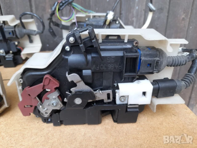 Брава  врата Volkswagen Touareg , снимка 4 - Части - 50639724