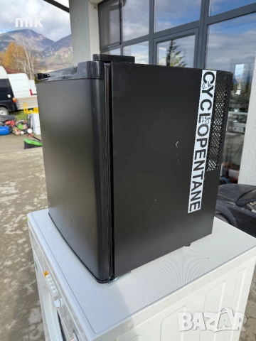 Черен минибар - малък хладилник , снимка 6 - Хладилници - 52373311