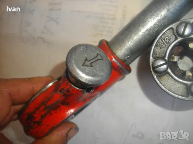 RIDGID MADE IN USA ПРОФЕСИОНАЛЕН РЕЗБОНАРЕЗЕН КОМПЛЕКТ ЗА РЕЗБИ ТРЪБИ 4ГЛАВИ ПАФТА ВИНТОРЕЗКА ПЛАШКА, снимка 7 - Други инструменти - 48048791