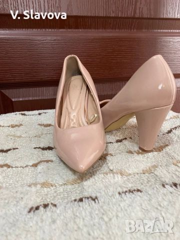 Обувки с ток