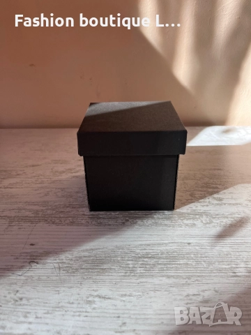 Черна кутия подходяща за подарък с черни хартии нарязани на Шредер за уплътнение 🖤, снимка 6 - Други - 52247660