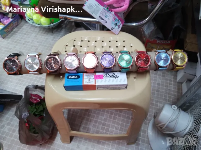 Продавам дамски часовници