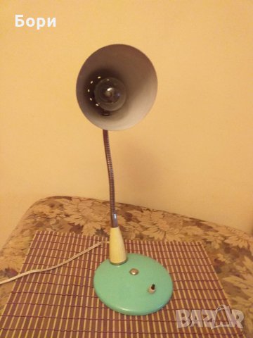 Стара метална ретро лампа, снимка 5 - Настолни лампи - 30294477