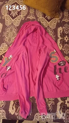 Худи на Black pink, розов суиътчър и бяла жилетка, снимка 5 - Детски анцузи и суичери - 48458815