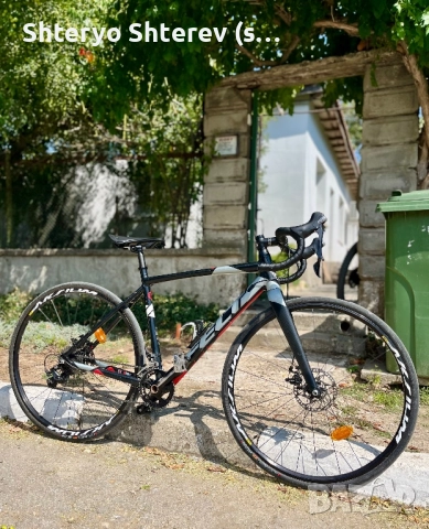 Шосеен велосипед Felt