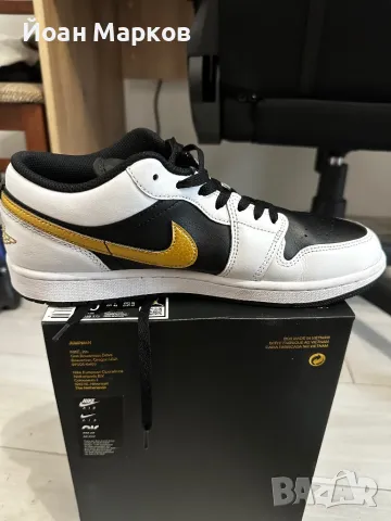 Air Jordan 1 Low White/Metallic Gold-Black – Номер 44 (US 10), снимка 1