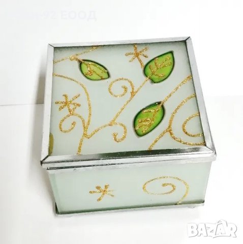 Кутийка за бижута от рисувано стъкло
