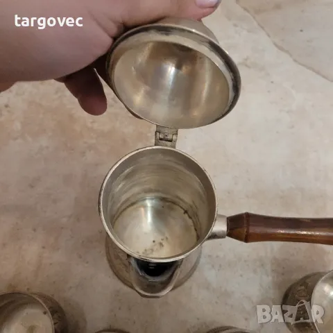 уникално красив арабски комплект за кафе с четири чаши, снимка 2 - Чаши - 48650204