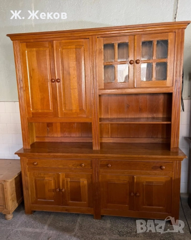 Дъбов бюфет