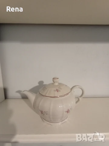 Порцеланов чайник от соца 
