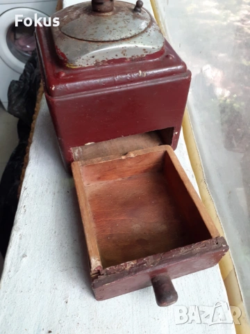 Стара дървена мелничка, снимка 4 - Антикварни и старинни предмети - 53377313