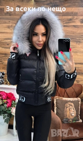 Guess Дамско Черно Лачено Зимно Яке С Естествен Пух На Качулката Гес-2 Цвята На Логото Код W.S.O.15, снимка 2 - Якета - 52568981