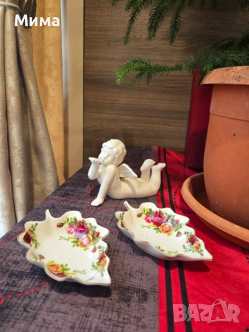 Комплект две малки десертни чинии