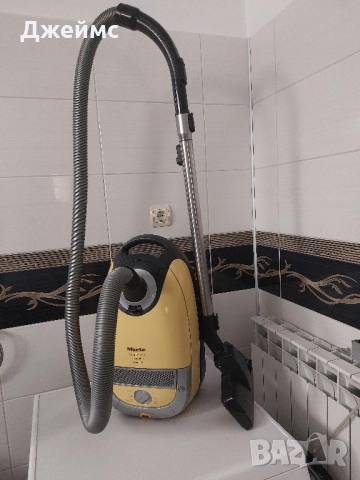 Прахосмукачка Miele Complete C2 Celebration 