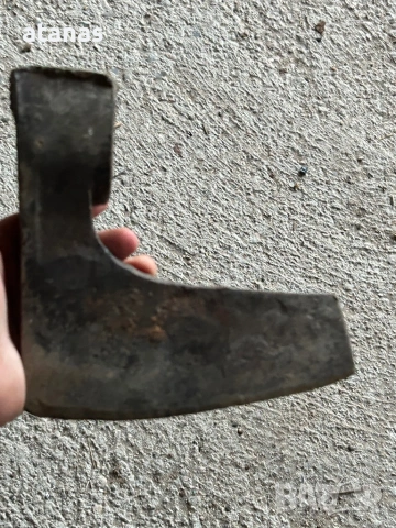 Масивна брадва