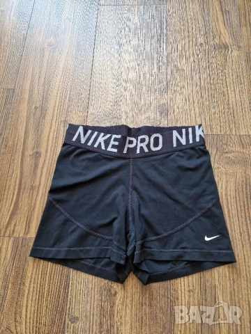 Страхотен дамски сет NIKE размер S / M , снимка 2 - Спортни екипи - 51764464