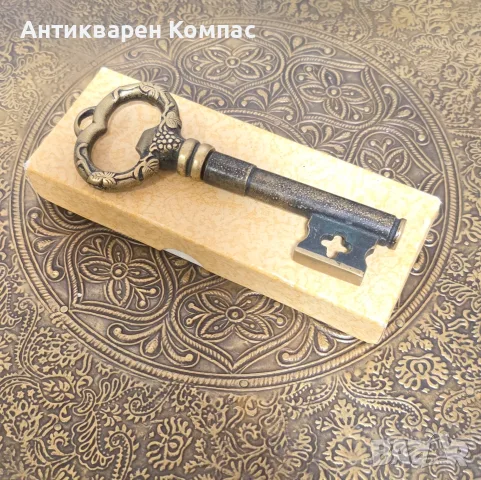 Масивен месингов ключ-тирбушон от соца, дължина 12.5 см.