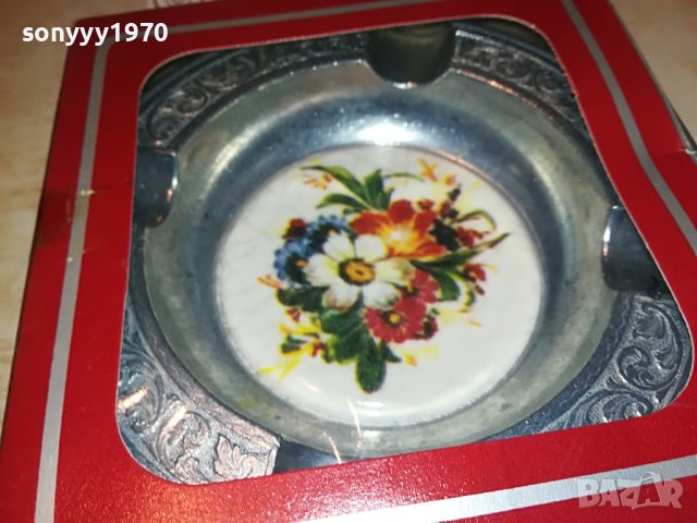 пепелник с цвете от германия 0504231140, снимка 3 - Колекции - 40262108