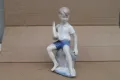 Немска порцеланова фигурка DDR ''Момче с лодка'', снимка 1