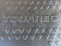 ОРИГИНАЛЕН ГУМЕН ИЛИ ПЛАТНЕН  ЛЕГЕН ЗА БАГАЖНИКА И ОРИГИНАЛНИ СТЕЛКИ ЗА VW TOUAREG след 2013год, снимка 3