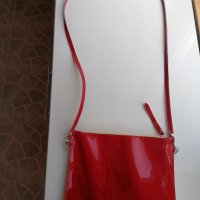 Малка червена чанта естествен лак-нова, снимка 5 - Чанти - 38241363
