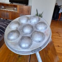 Стар алуминиев тиган за яйца #4, снимка 5 - Антикварни и старинни предмети - 37238932