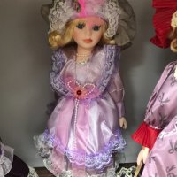 Кукла с порцеланово лице и ръце - в различни цветове рокли​, снимка 6 - Кукли - 44190432