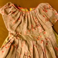 Детска бежова официална рокля, снимка 3 - Детски рокли и поли - 37518751