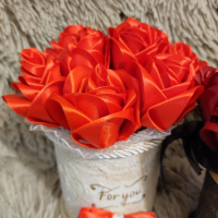 Ръчно изработени сатенени рози, снимка 2 - Подаръци за жени - 44552210