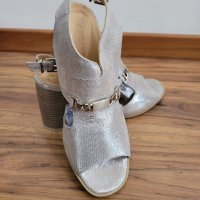 Нови златисти сандали естествена кожа, снимка 8 - Сандали - 44484156