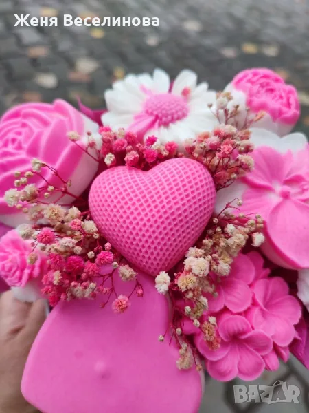 КУТИЯ С ЦВЕТЯ ОТ САПУН, снимка 1