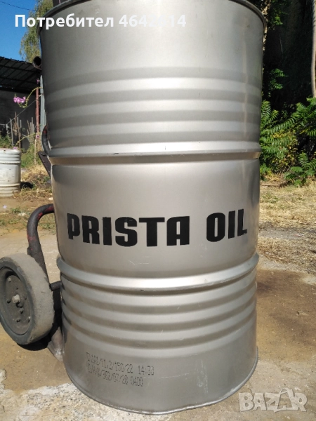 Метални варели от масло, снимка 1