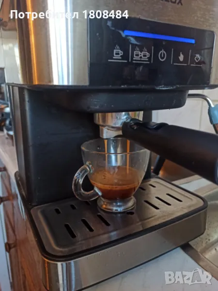 Кафемашина Финлукс с ръкохватка с крема диск, работи отлично и прави хубаво кафе с каймак , снимка 1