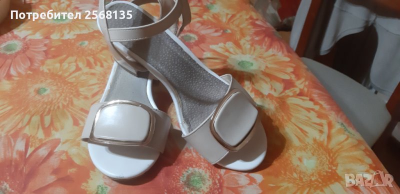 Красиви Сандали с елегантни Плочки на деколтето от кожа с метален обков, снимка 1