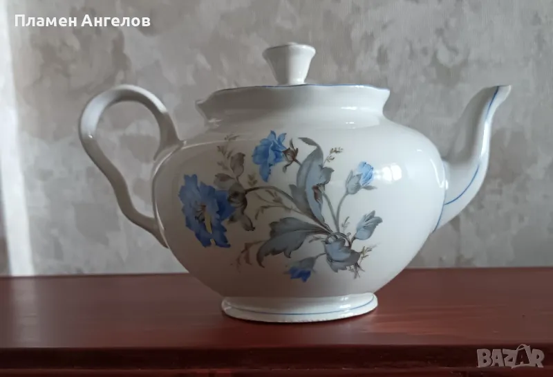 Чайник стар български порцелан от 60те години. , снимка 1