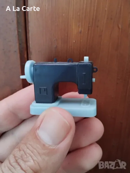 Киндер сюрприз- Шевна машина , снимка 1