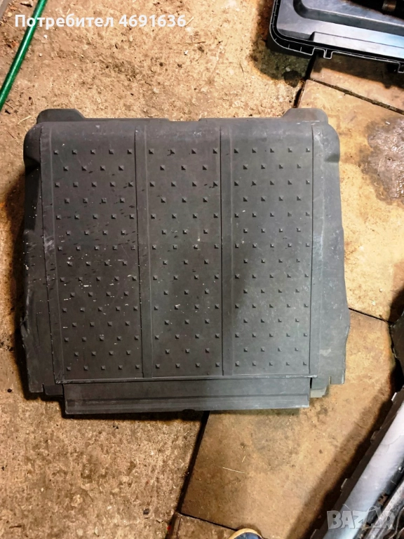 Капак на кутията за акумолаторите на Мерцедес Актрус само за 20лв. a9415410003, снимка 1