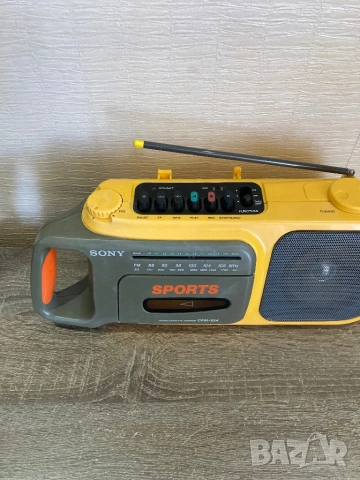 Sony CFM-104 Sports Radio Cassette Player, снимка 3 - Радиокасетофони, транзистори - 54133599