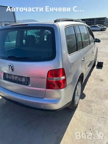 VW Touran 2005г. 2.0D , снимка 3 - Автомобили и джипове - 54350193